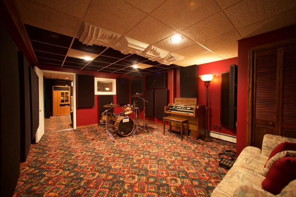 Skylar Ross Recording Live Room